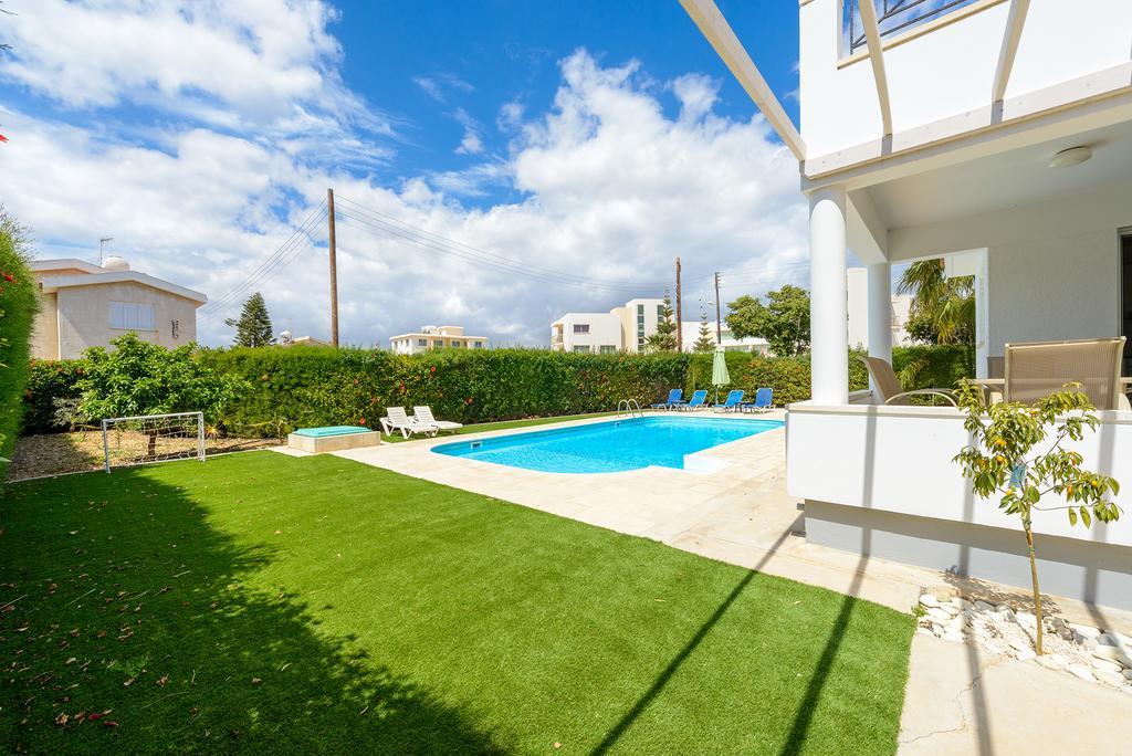 Merab Center Villas Agia Napa Zimmer foto