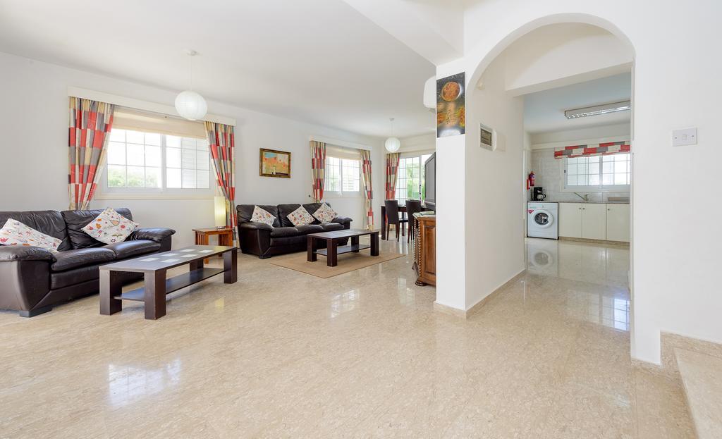Merab Center Villas Agia Napa Zimmer foto